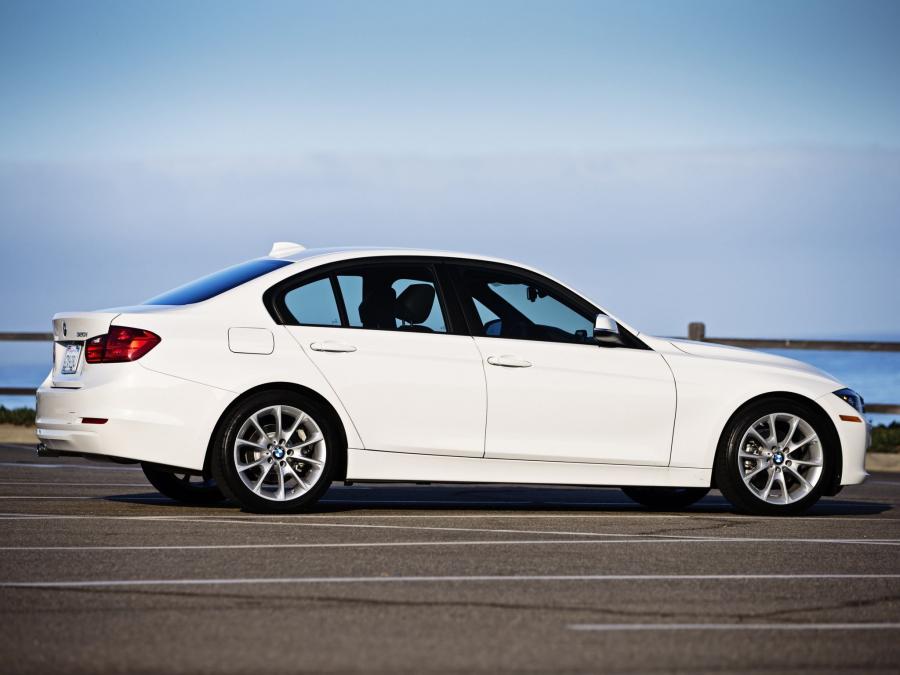  BMW 320i Sedan 2013 года  (US) (фото 8 из 16)